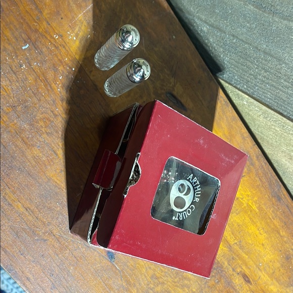 Silver Grape Design Salt and Pepper Set Arthur Court - Picture 3 of 4